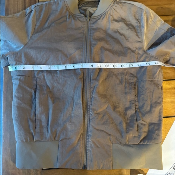 Lululemon Non-Stop Bomber *Reversible SIZE 6 - Picture 10 of 12